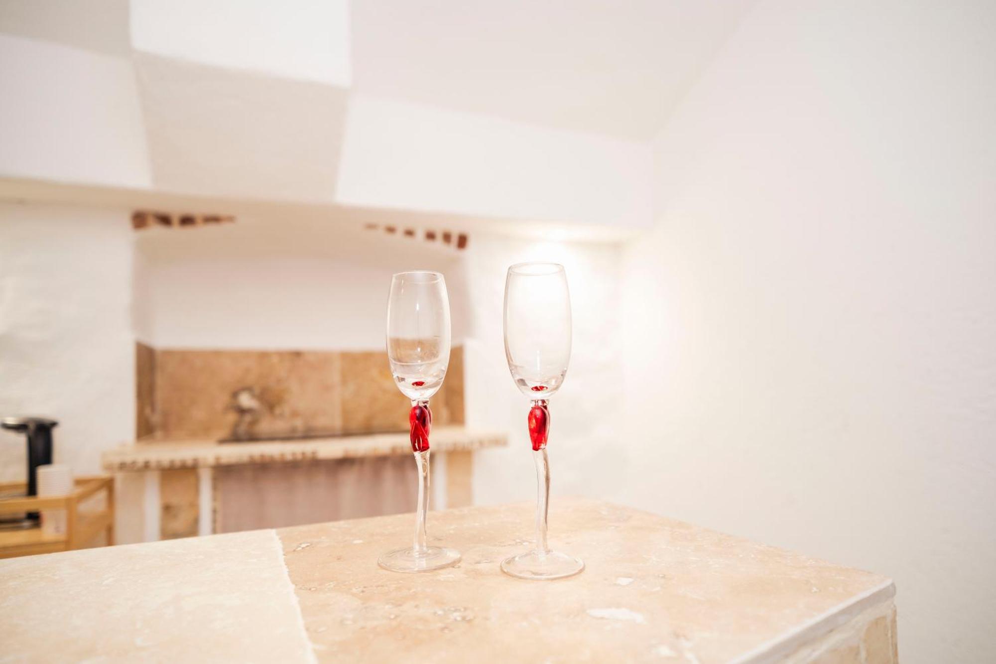 Le Temple D'Aphrodite, Appartement Avec Spa Vienne  Eksteriør billede
