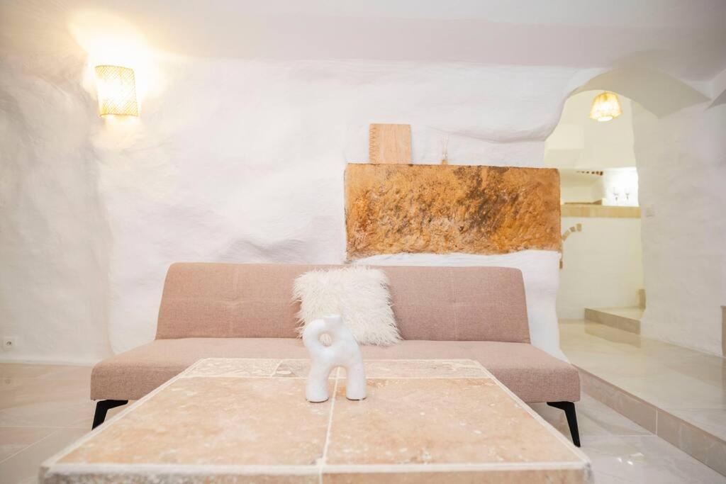 Le Temple D'Aphrodite, Appartement Avec Spa Vienne  Eksteriør billede